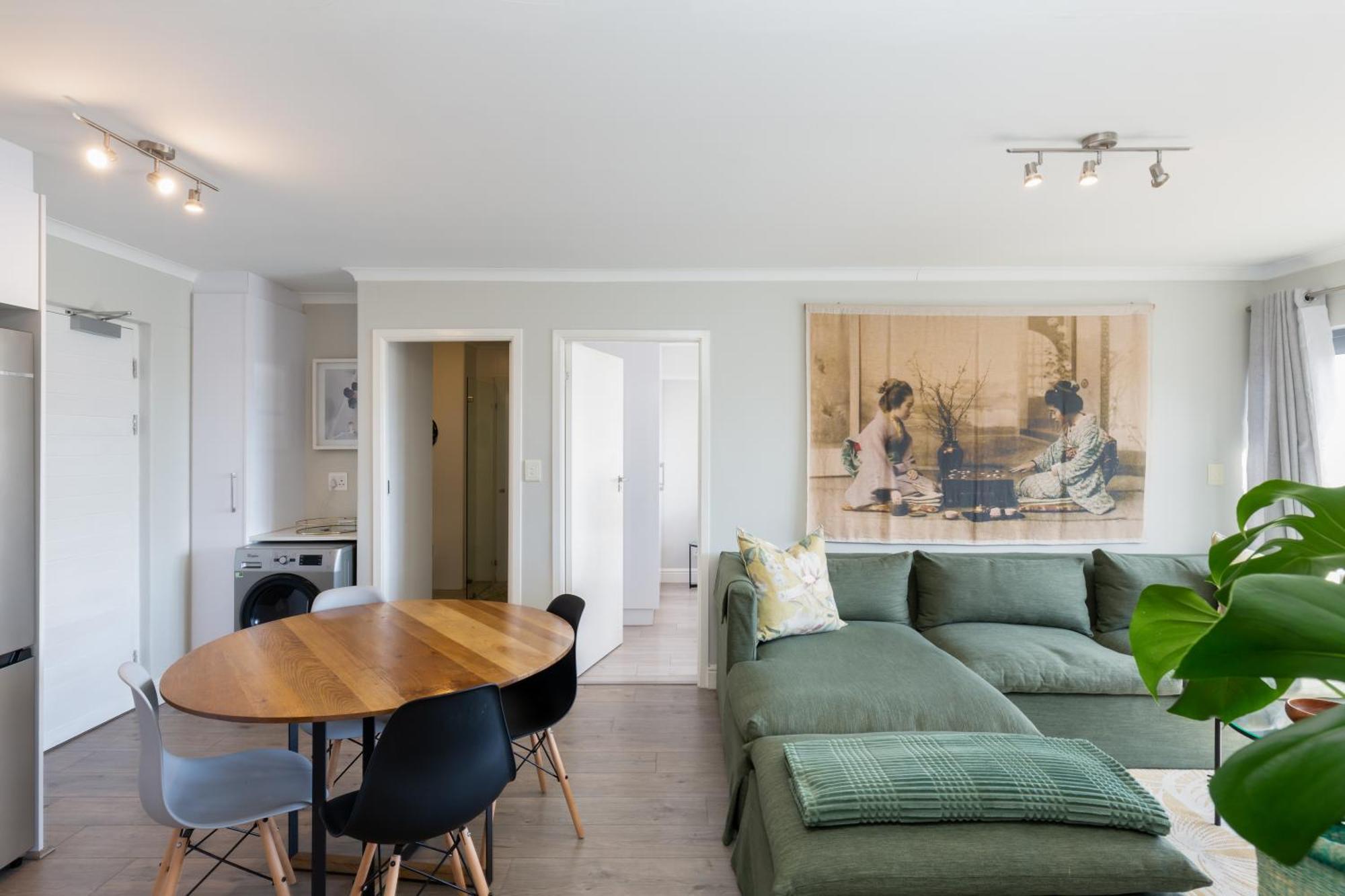 The Paragon Cosmo Sanctuary Sophisticated Mountain & Views